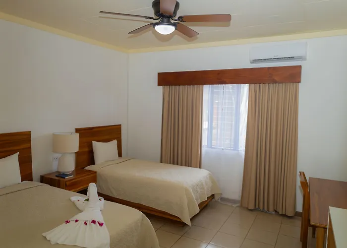Hotel Las Espuelas, Bar & Restaurant